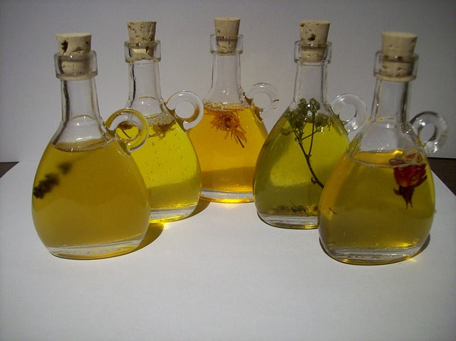The best blend of oils to nourish and rejuvenate your skin